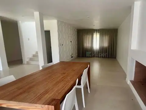 Casa en Alquiler de 3 dormitorios