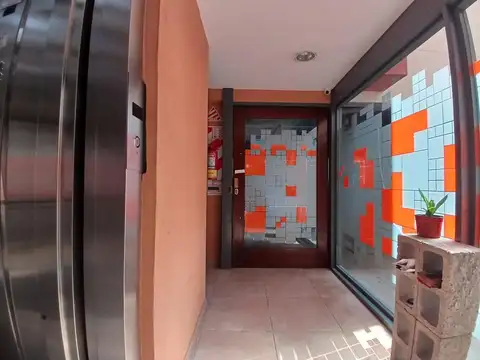 Luminoso y ventilado departamento 2 ambientes céntrico