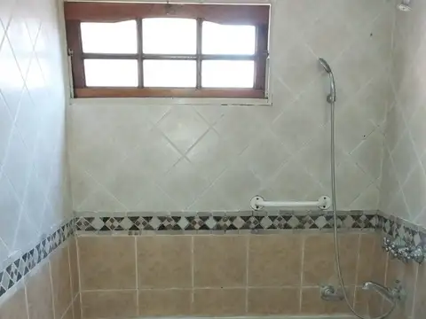 Casa en Venta en Villa Raffo, USD 220.000