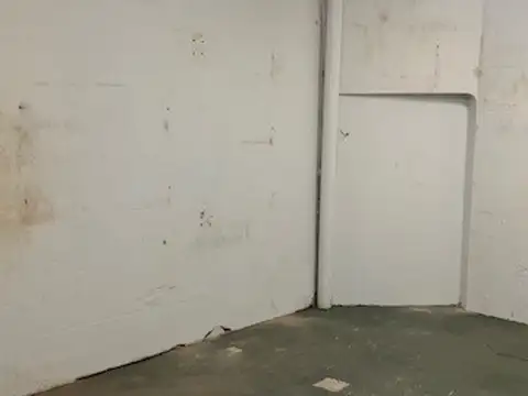 VENTA. LOCAL DE 150m2. CABALLITO.  EXCELENTE UBICACION. Con renta.