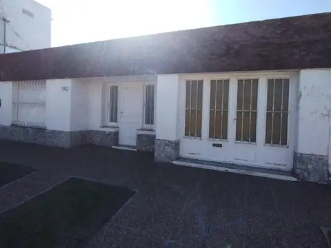 Casa en venta - 2 Dormitorios 1 Baño - Río Cuarto