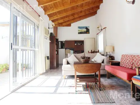 PH en venta de Dos ambientes en Villa Urquiza con patio luminoso