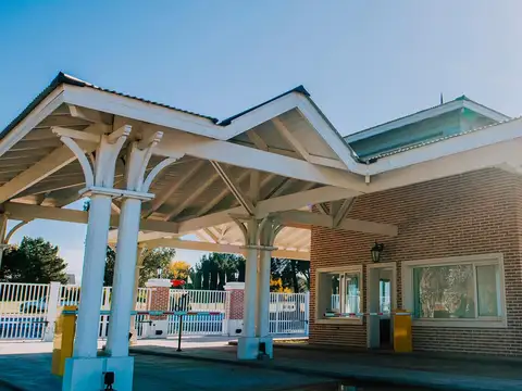 Lote en venta - Casonas del Haras - Los Acantilados.