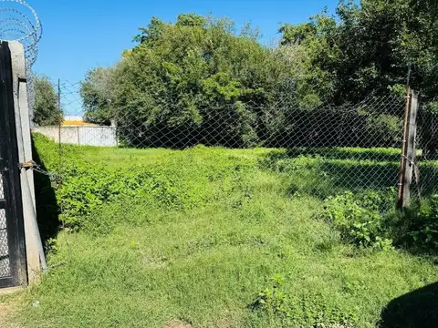 Dos Lotes a mtrs.de Av. D. Álvarez 9000