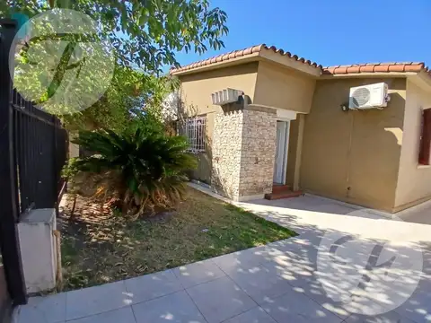 Disponibilidad Inmediata Casa 3 Ambientes en Alquiler en Ituzaingó - Parrilla, Pileta y Cochera desc