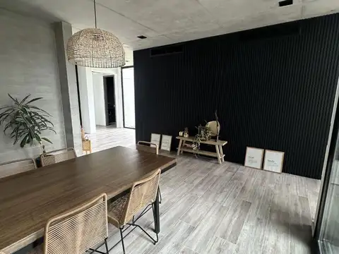 Casa 8 ambientes con 5 baños