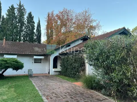 Casa 5 ambientes con 4 baños