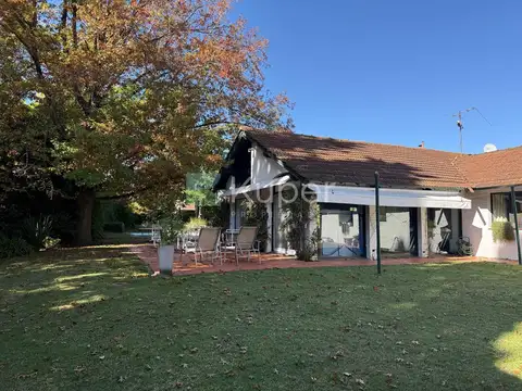 Casa en Venta con 2 cocheras