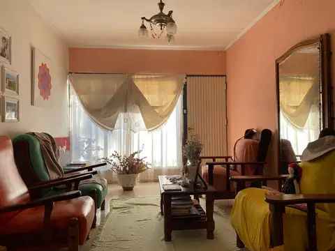 Casa en venta - 2 Dormitorios 1 Baño - 96mts2 - Ramallo  