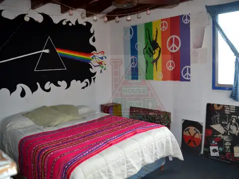 Casa 9 ambientes con 4 baños