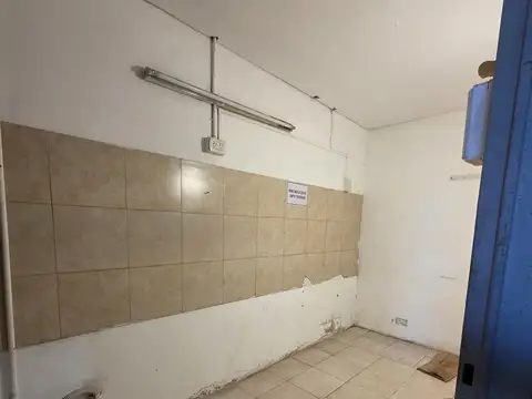 Galpon en Alquiler 8  mts Frente