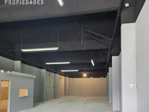 Galpon en Alquiler 8  mts Frente