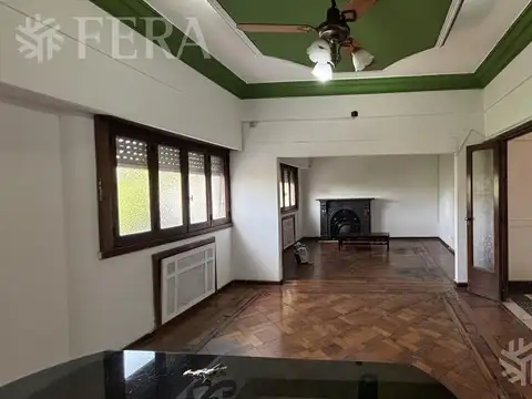 Oficina 5 ambientes con 1 baño