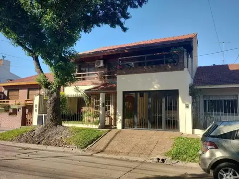 VENTA CASA MULTIFAMILIAR - Zona Villa Adelina