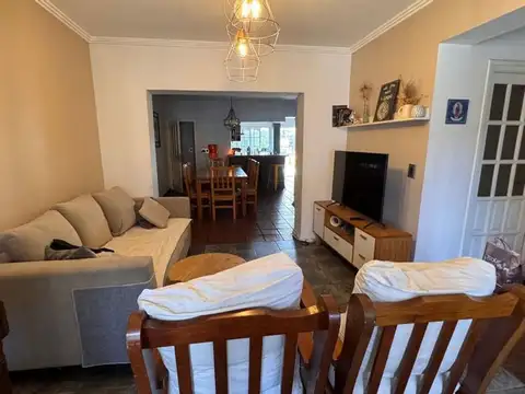 Depto Tipo Casa en Venta de 5 ambientes