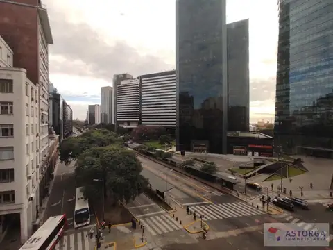 Avenida Leandro N. Alem 700