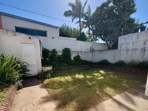 VENTA CASA de 3 dormitorios - Zona centro.-