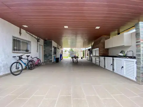 Casa 3 ambientes con 2 baños