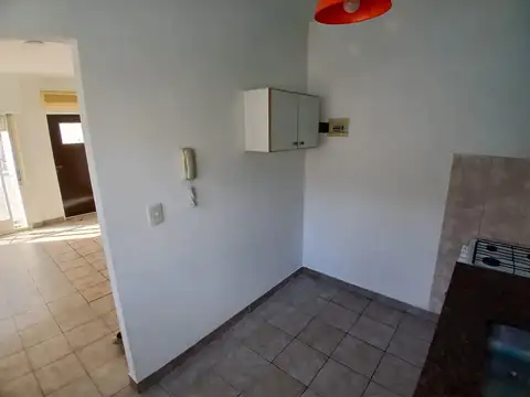 Depto Tipo Casa en Alquiler en Monte Castro, $ 750.000