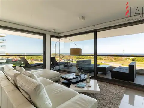 Apartamento en Brava 4 dormitorios con garage doble y terraza