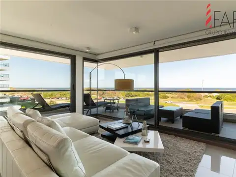 Apartamento en Brava 4 dormitorios con garage doble y terraza