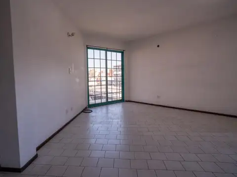 Departamento en Alquiler en Moron, $ 450.000