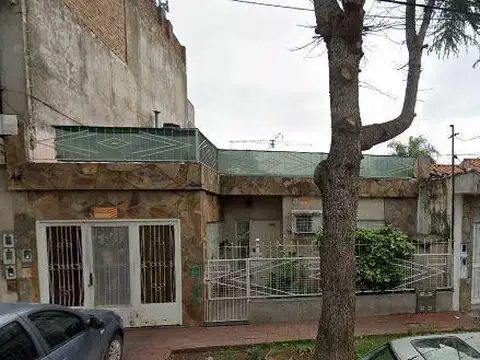 Casa 5 ambientes con 1 baño