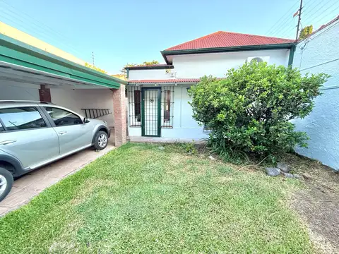 Casa en Venta de 3 Ambientes más Departamento con Parque en Quilmes Centro