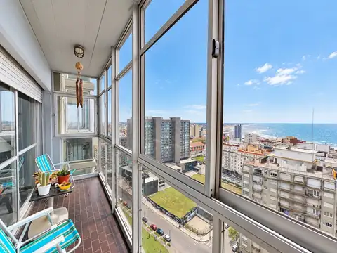 DEPARTAMENTO 4 AMBIENTES MÁS DEPENDENCIA EN VENTA - PUNTA IGLESIA