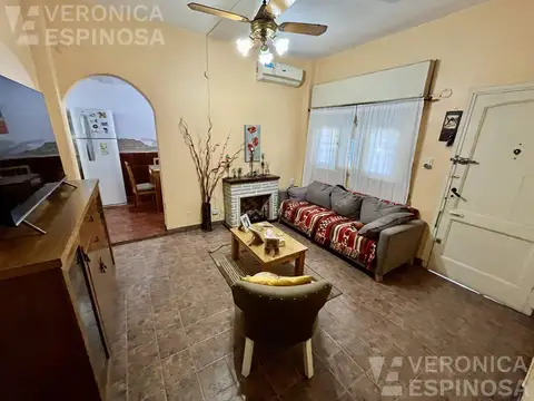 Casa 4 ambientes con 2 baños