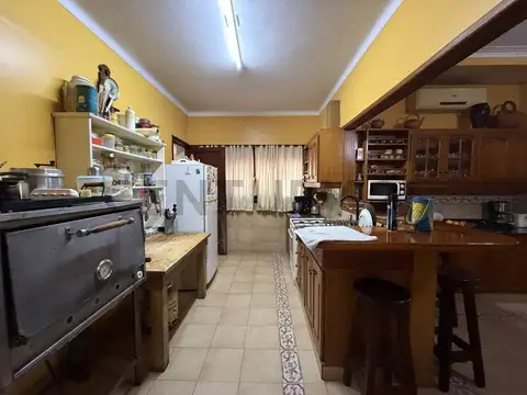 Venta de casa y gran lote | calle 508 e/ 20 y 21 | Gonnet - La plata