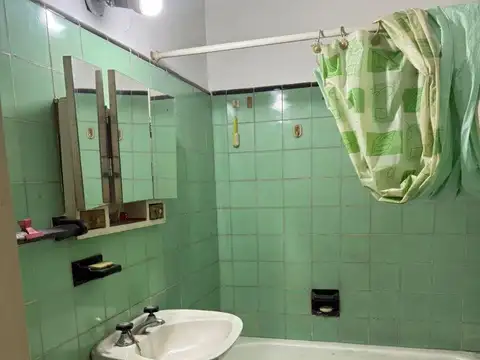 Depto Tipo Casa en Venta 50 años