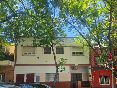 Departamento tipo casa en venta en Saavedra