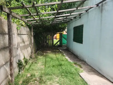 Casa en Alquiler con 1 cochera