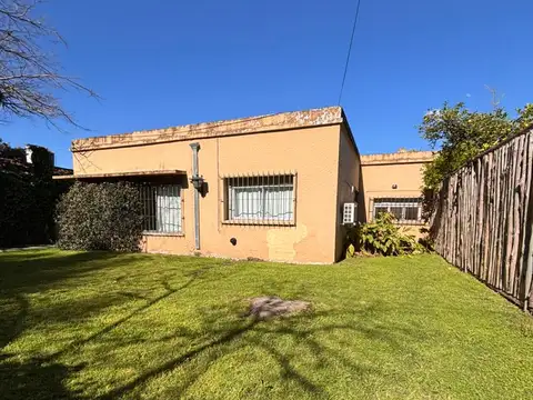 EN VENTA - CASA 4 AMBIENTES - LOTE 600MTS - A METROS DE RICCHIERI - BELLA VISTA