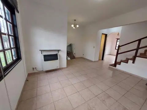 Depto Tipo Casa en Venta con 1 cocheras