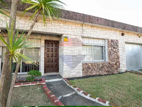 VENTA CASA MALVIN NORTE 4 DORM 2 BAÑOS PARRILLERO