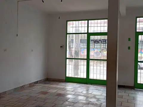 Local en Alquiler en Moron Sur, $ 400.000