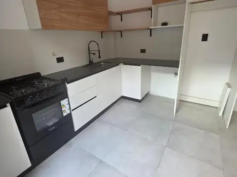 Depto Tipo Casa en Venta en Villa del Parque, USD 155.000