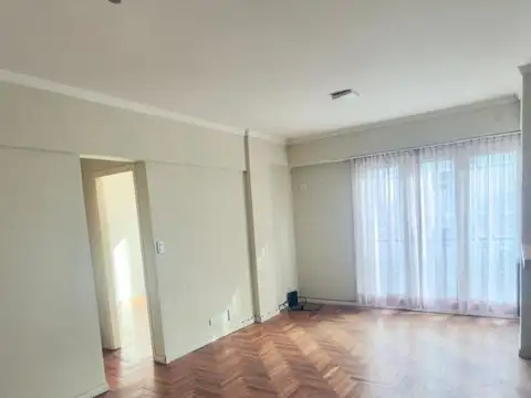 Santiago del Estero 2300, Piso 5