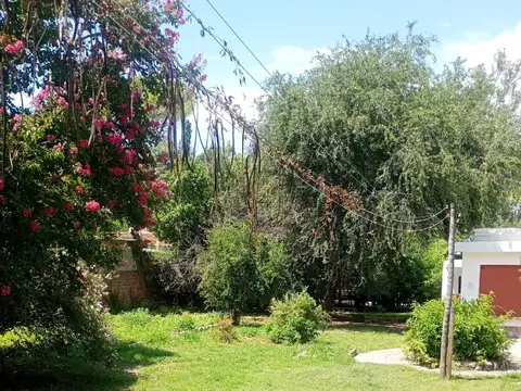 Casa y terreno lindero en venta en Villa Saldan