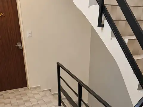 Primera Junta 4400, Piso 1