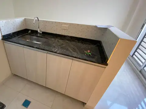 Departamento en Venta en Chacarita, USD 99.000