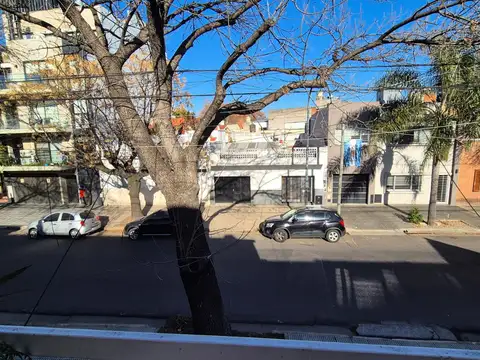 EXCELENTE LOFT DE 2 AMB CON BALCON AL FRENTE 