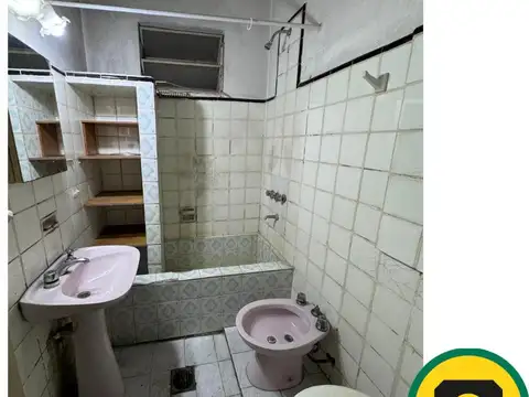 Casa en  VENTA - VILLA TESEI - 3 AMBIENTES Y COCHERA