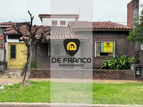 Casa en  VENTA - VILLA TESEI - 3 AMBIENTES Y COCHERA
