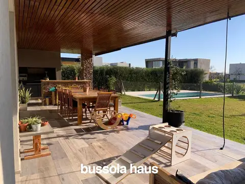 Casa en venta de 5 ambientes con pileta en Ceibos Puertos Escobar