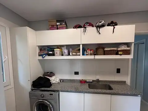 Casa en Venta con 5 cocheras