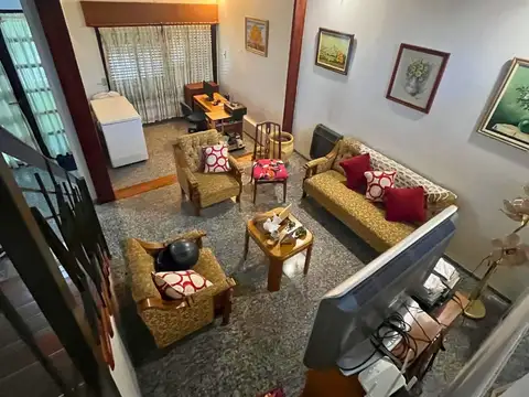 Casa 5 ambientes con 3 baños