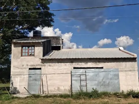 Casa 5 ambientes con 1 baño